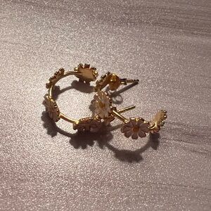 Daisy Hoop Stud Earrings